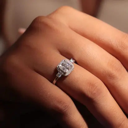 Anel Moissanite Quadrado 2 Pontos em Prata com Banho de Rodio