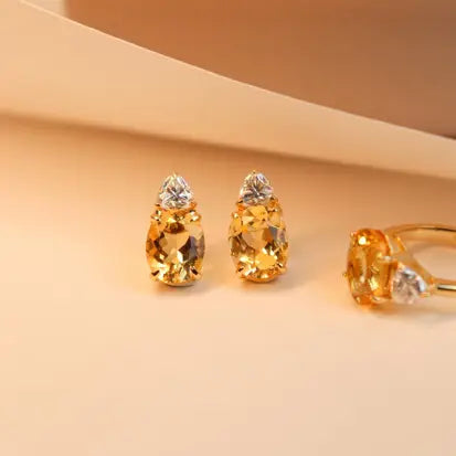 Brinco Oval Citrino Natural e Moissanite com Banho de Ouro