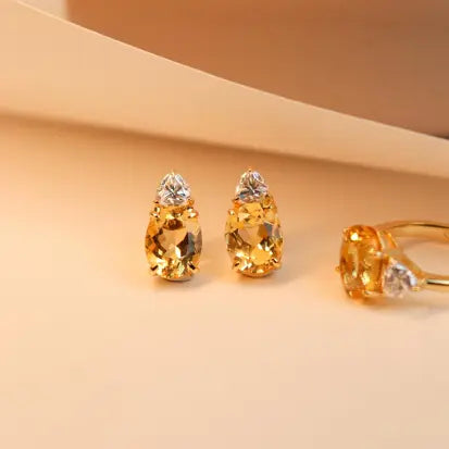 Anel Oval Citrino Natural e Moissanite com Banho de Ouro