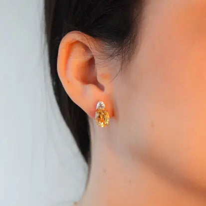 Brinco Oval Citrino Natural e Moissanite com Banho de Ouro