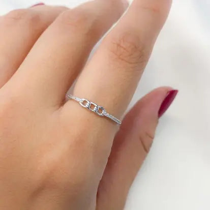 Anel Tres Elos Unidos em Prata com Banho de Rodio