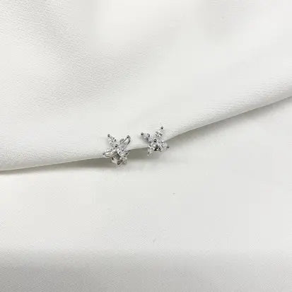 Brinco Florzinha Cravejado em Prata com Rodio