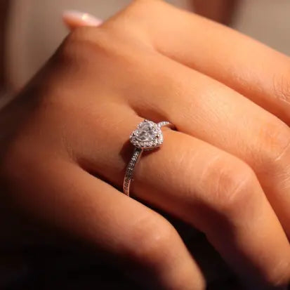 Anel Solitario Coraçao Moissanite em Prata com Rodio