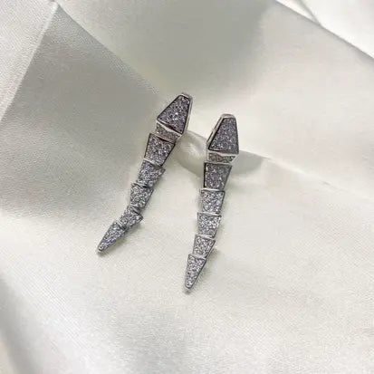 Brinco Serpente Cravejada em Prata com Banho de Rodio