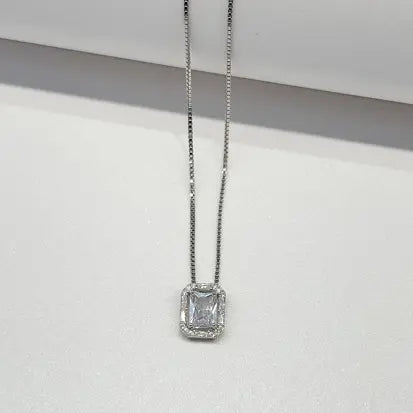 Colar Retangular Cravejado com Zirconias em Prata com Banho de Rodio 40CM + 5CM