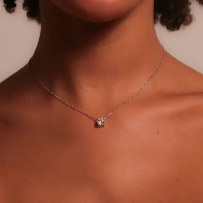 Colar Moissanite Ponto de Luz em Prata com Banho de Rodio