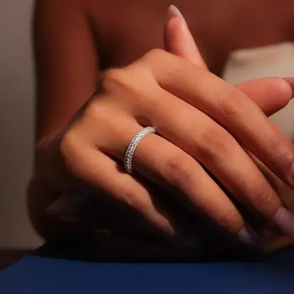 Anel Pave de Zirconia em Prata com Rodio